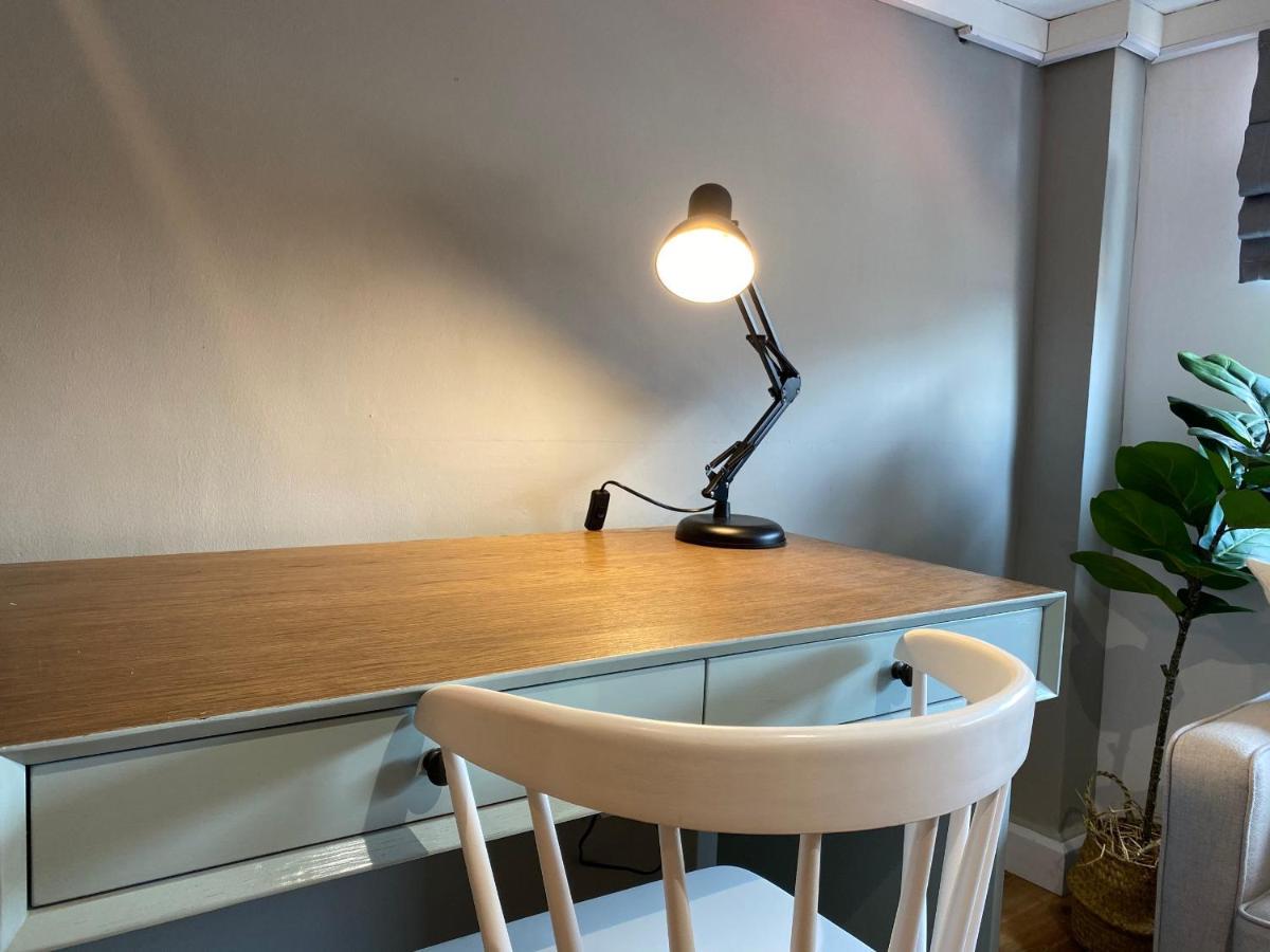 8 Minutes Walking To Nguyen Hue, Fast Wifi, Check-in 24/7 Căn hộ